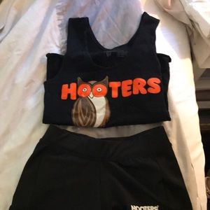 HOOTERS top